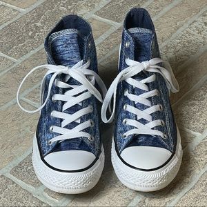 Woman’s Chuck Taylor Converse Size 7 blue high top shoes